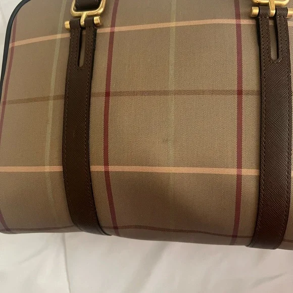 Burberrys Boston bag with Gold Accents - Picture 13 of 16